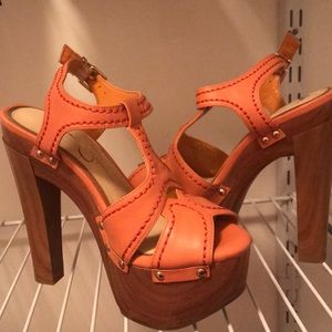 Designer Jessica Simpson heels